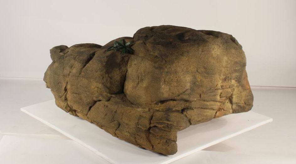 Universal Rocks Work Spilling Edge Rock - ER-009 by Universal Rocks - Marquis Gardens ...